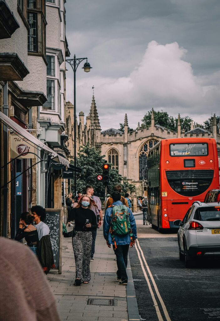 Image of pedestrians and cyclists in Oxford, by Evgeny Klimenchenko